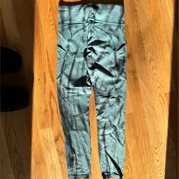 NWT Lululemon invigorate tights size 4 teal shibori - Picture 3 of 5